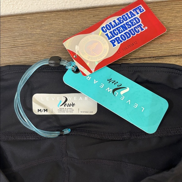 NWT [Levelwear] Indiana Hoosiers NCAA Team Logo Black Leggings Women’s Sz Medium - Picture 10 of 12